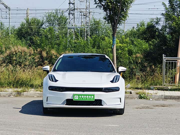 Фото 8 - Zeekr 001