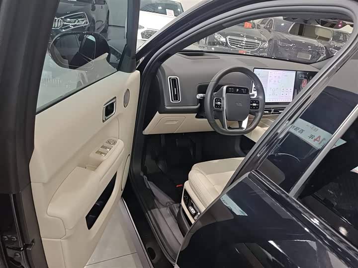 Фото 16 - LiXiang L7