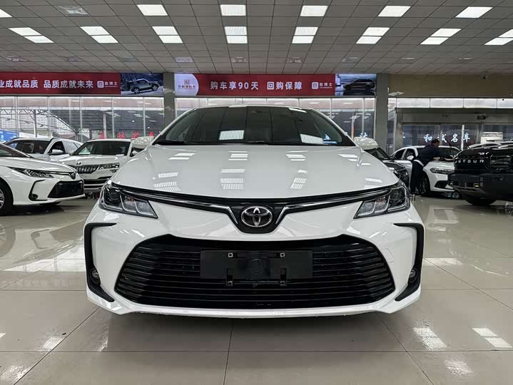 Фото 1 - Toyota Corolla