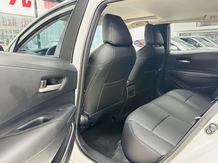 Фото 5 - Toyota Corolla