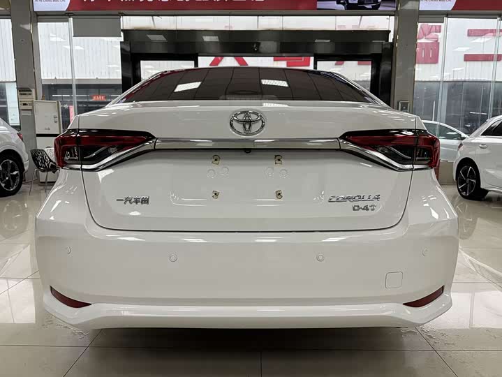 Фото 7 - Toyota Corolla