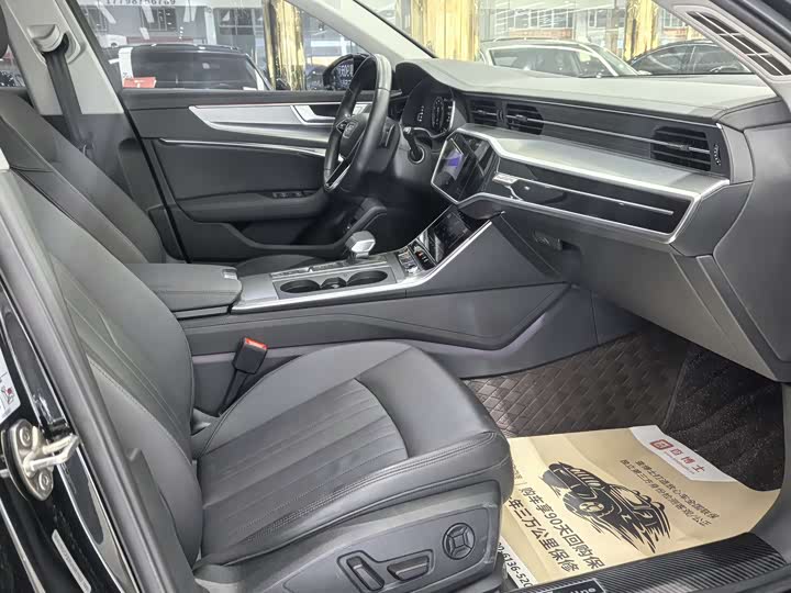 Фото 14 - Audi A6