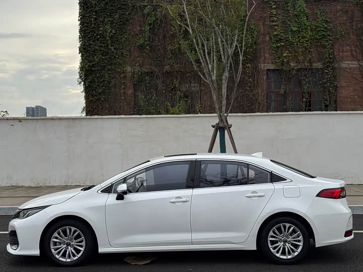 Фото 4 - Toyota Allion