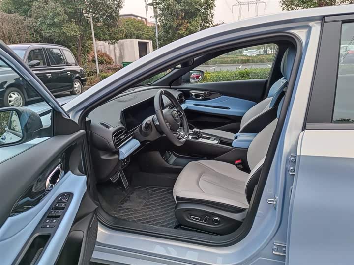 Фото 7 - GAC Trumpchi Empow R