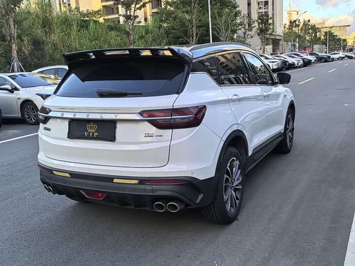 Фото 11 - Geely Coolray