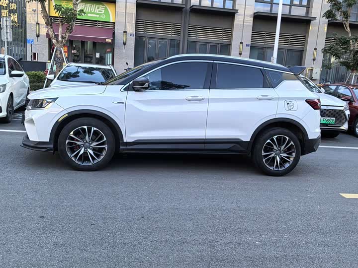 Фото 4 - Geely Coolray