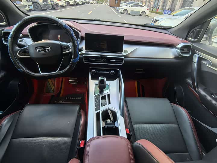 Фото 5 - Geely Coolray