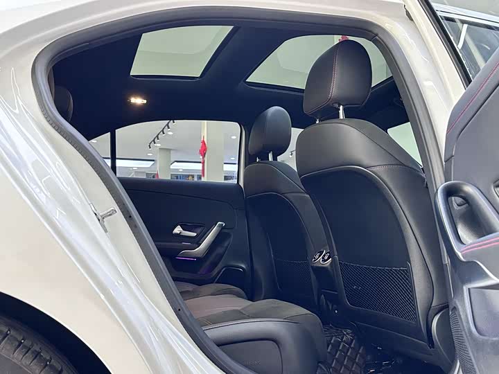 Фото 9 - Mercedes-Benz A-Class