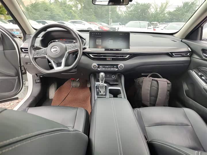 Фото 10 - Nissan Teana