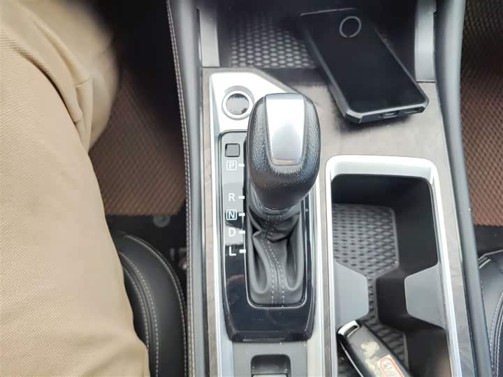 Фото 14 - Nissan Teana