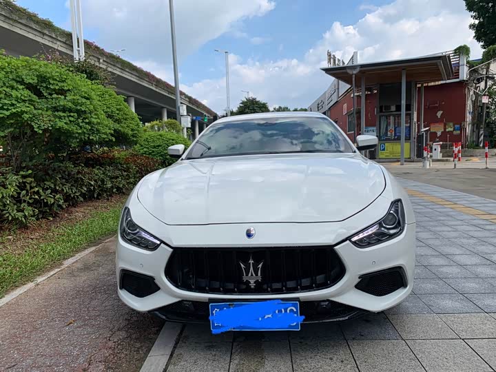 Фото 2 - Maserati Ghibli
