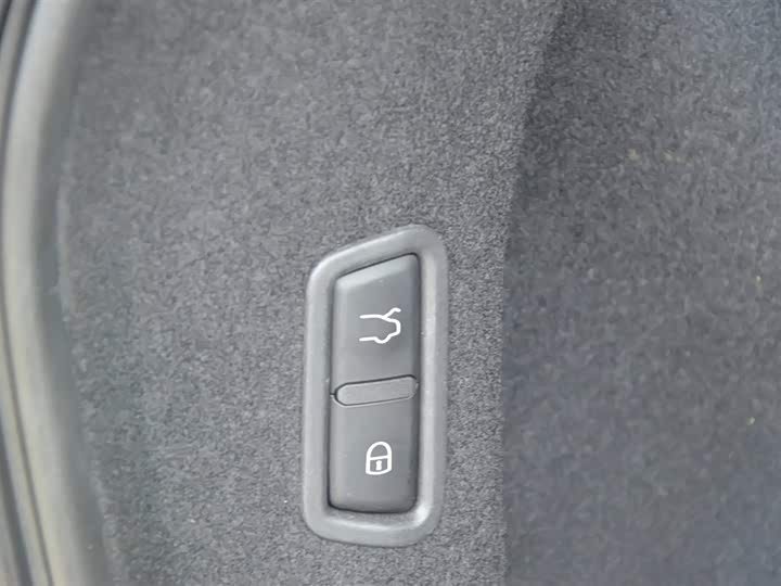 Фото 14 - Maserati Levante