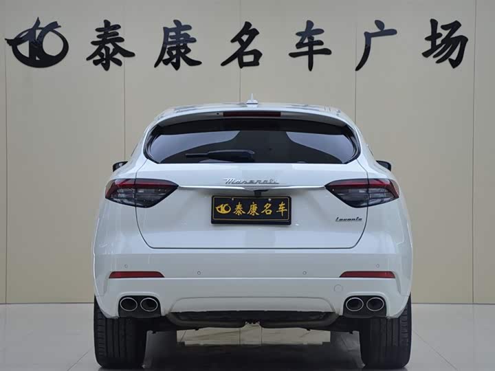 Фото 3 - Maserati Levante