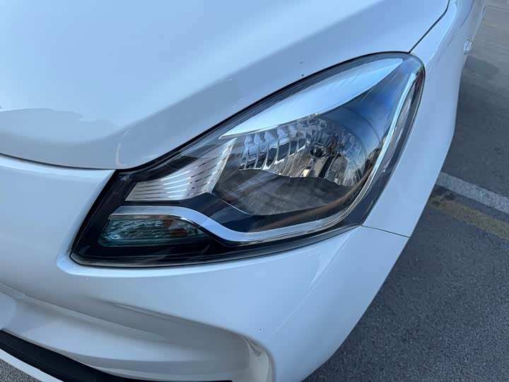 Фото 15 - Changan BenBen E-Star