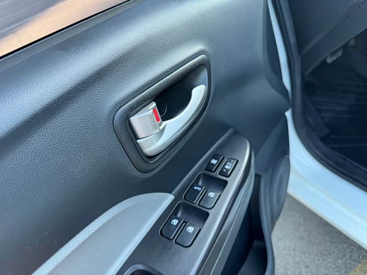 Фото 4 - Changan BenBen E-Star