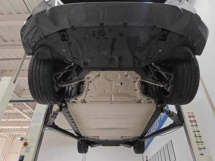 Фото 15 - BMW i5