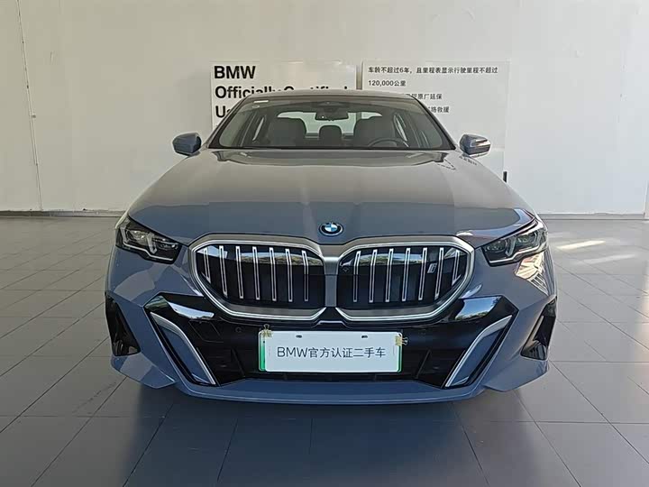 Фото 4 - BMW i5
