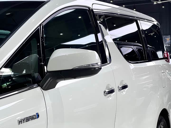 Фото 13 - Toyota Alphard