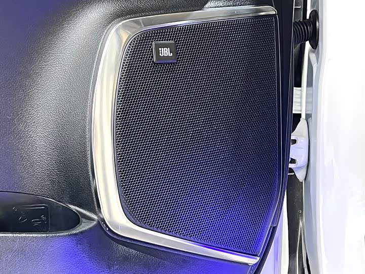 Фото 20 - Toyota Alphard