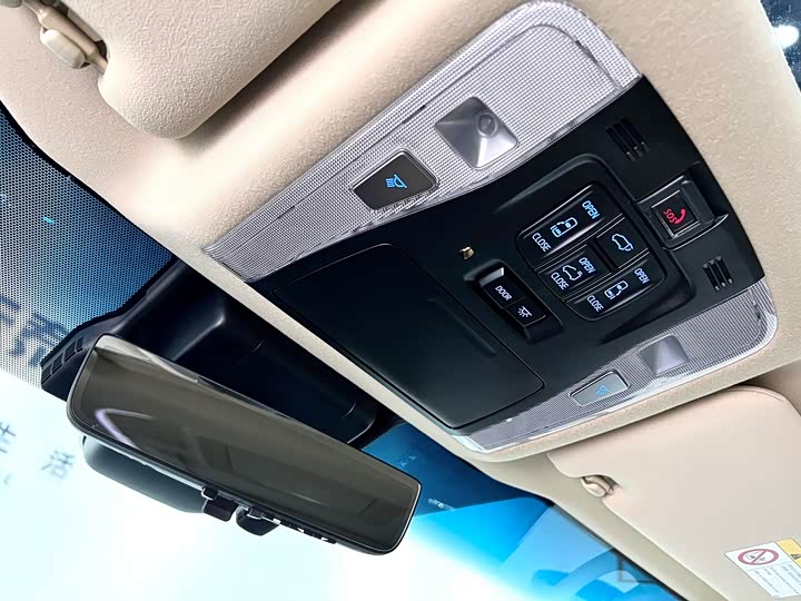 Фото 28 - Toyota Alphard