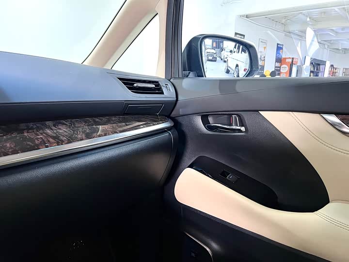 Фото 29 - Toyota Alphard