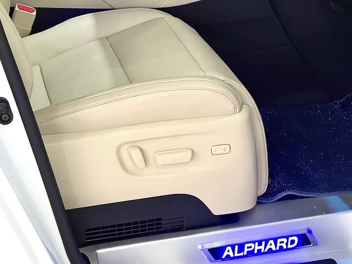 Фото 31 - Toyota Alphard