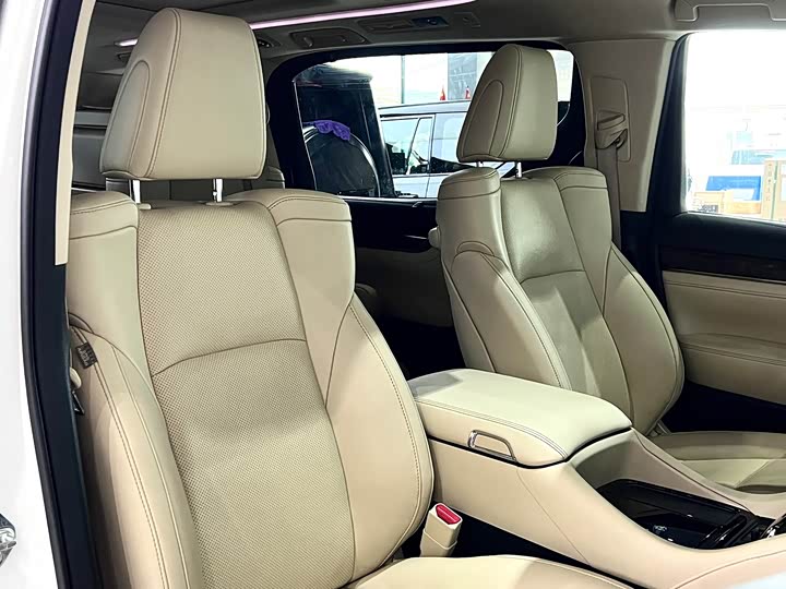 Фото 32 - Toyota Alphard