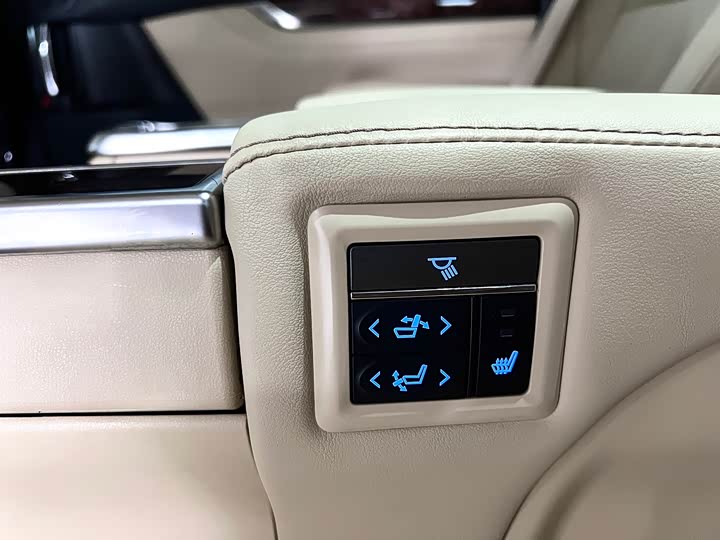 Фото 38 - Toyota Alphard