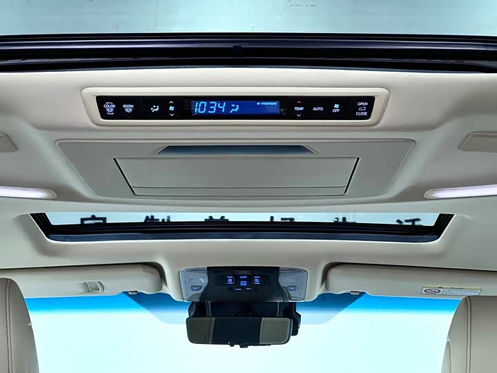 Фото 41 - Toyota Alphard