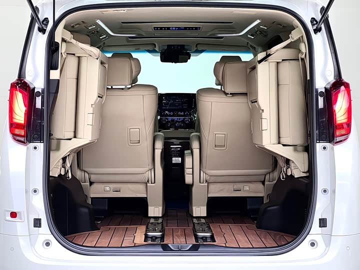 Фото 42 - Toyota Alphard