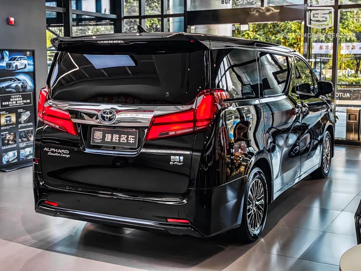 Фото 3 - Toyota Alphard