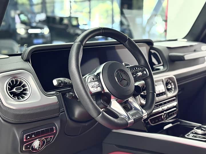 Фото 10 - Mercedes-Benz G-Class AMG