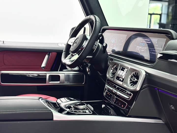 Фото 16 - Mercedes-Benz G-Class AMG