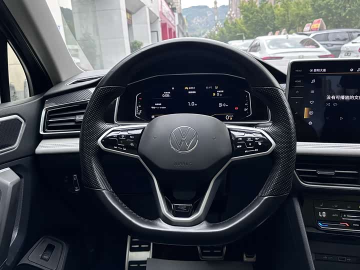 Фото 6 - Volkswagen Tiguan L Pro