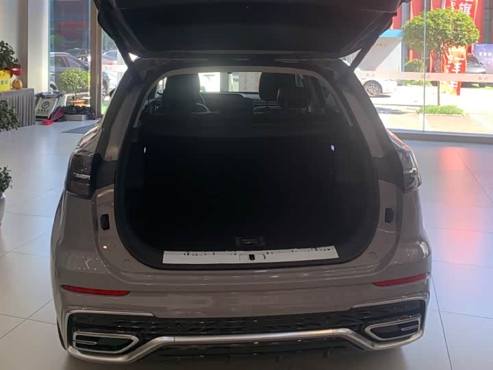 Фото 14 - Hongqi HS5