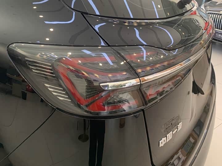 Фото 6 - Hongqi HS5