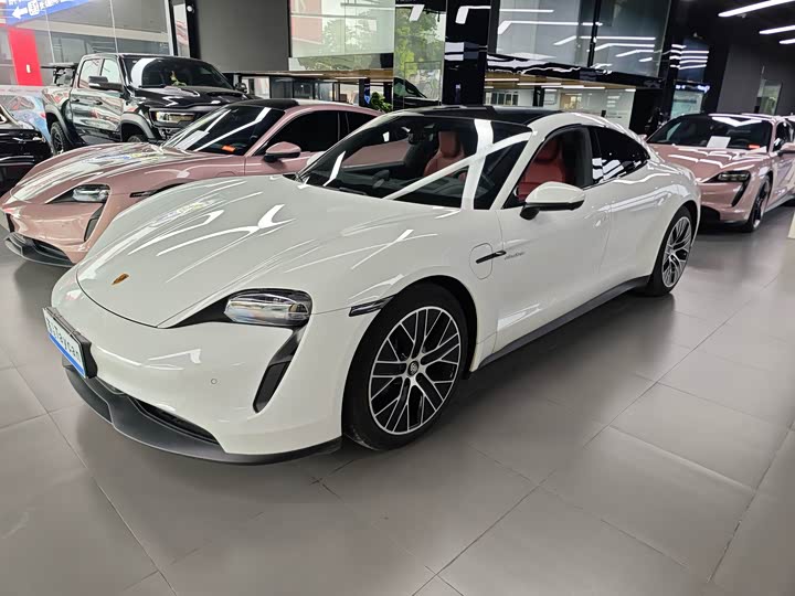 Фото 1 - Porsche Taycan