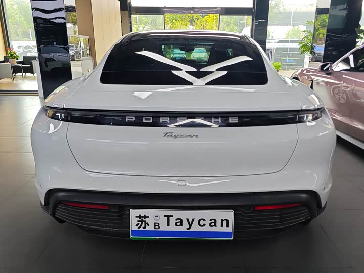 Фото 4 - Porsche Taycan