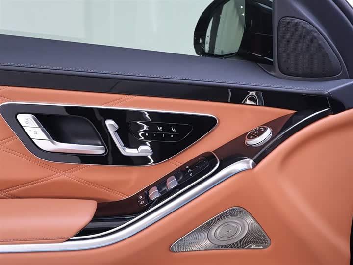 Фото 18 - Mercedes-Benz Maybach S-Class