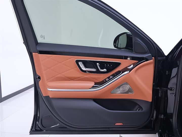 Фото 19 - Mercedes-Benz Maybach S-Class