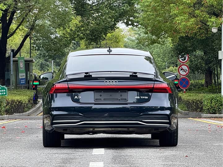 Фото 16 - Audi A7