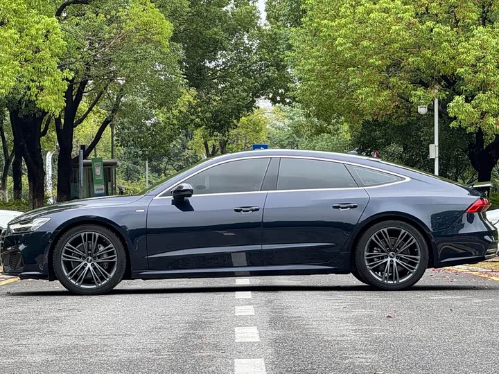 Фото 17 - Audi A7