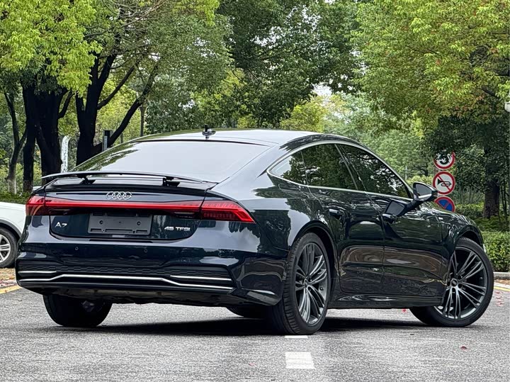 Фото 3 - Audi A7