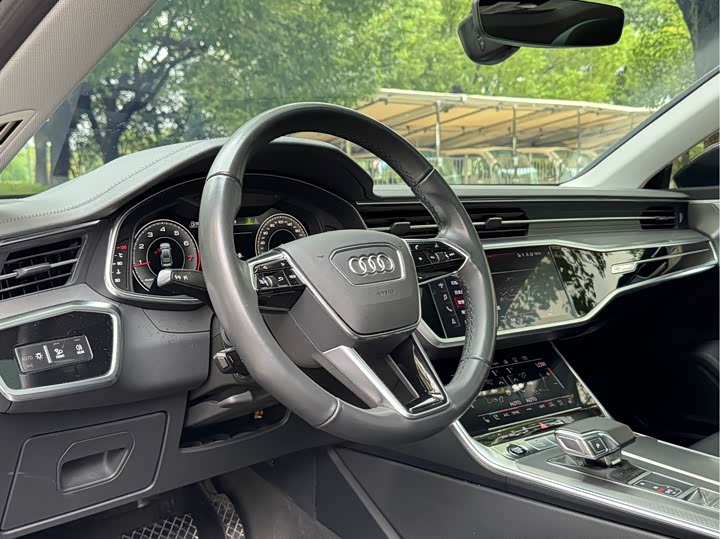 Фото 7 - Audi A7