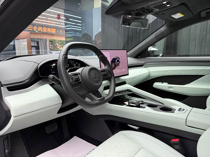 Фото 18 - Zeekr 001