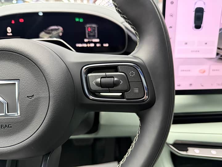 Фото 20 - Zeekr 001