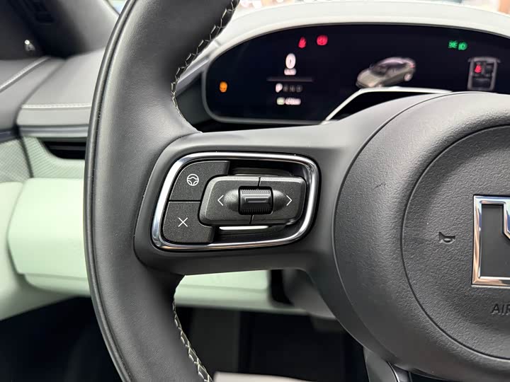 Фото 21 - Zeekr 001