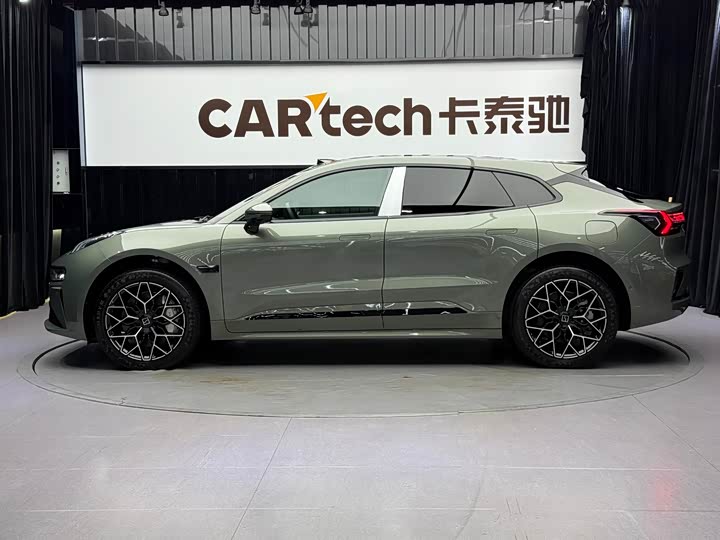 Фото 3 - Zeekr 001