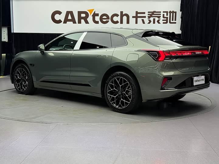 Фото 6 - Zeekr 001