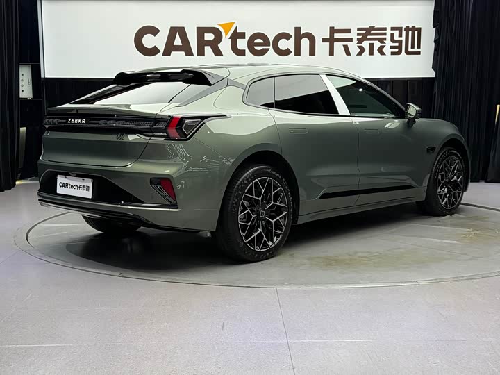Фото 7 - Zeekr 001